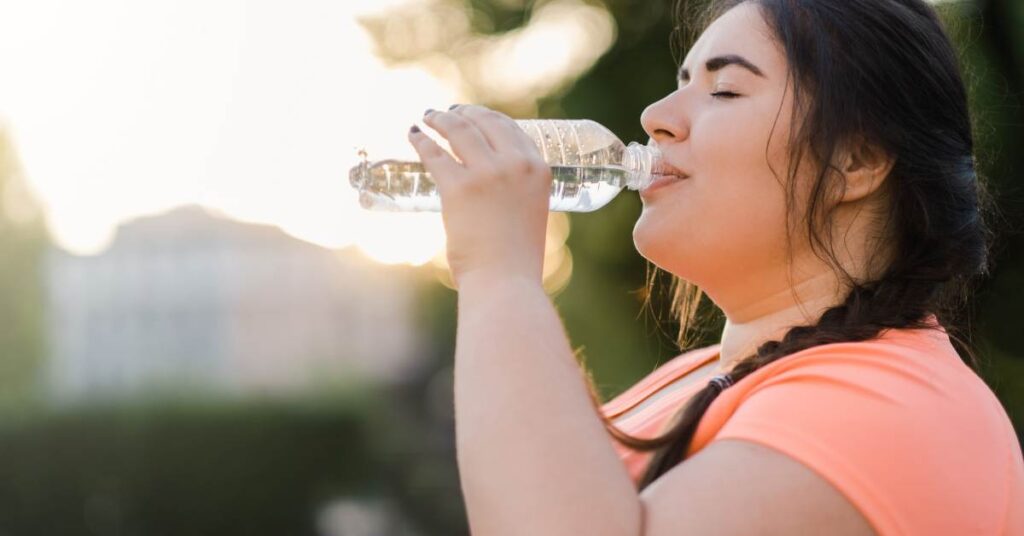 mantente hidratado para acelerar tu metabolismo