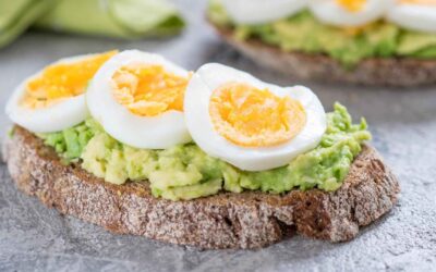 5 desayunos saciables y saludables para empezar el día con energía